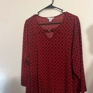 Black and Red Liz Claiborne XXL 3/4 Sleeve Blouse